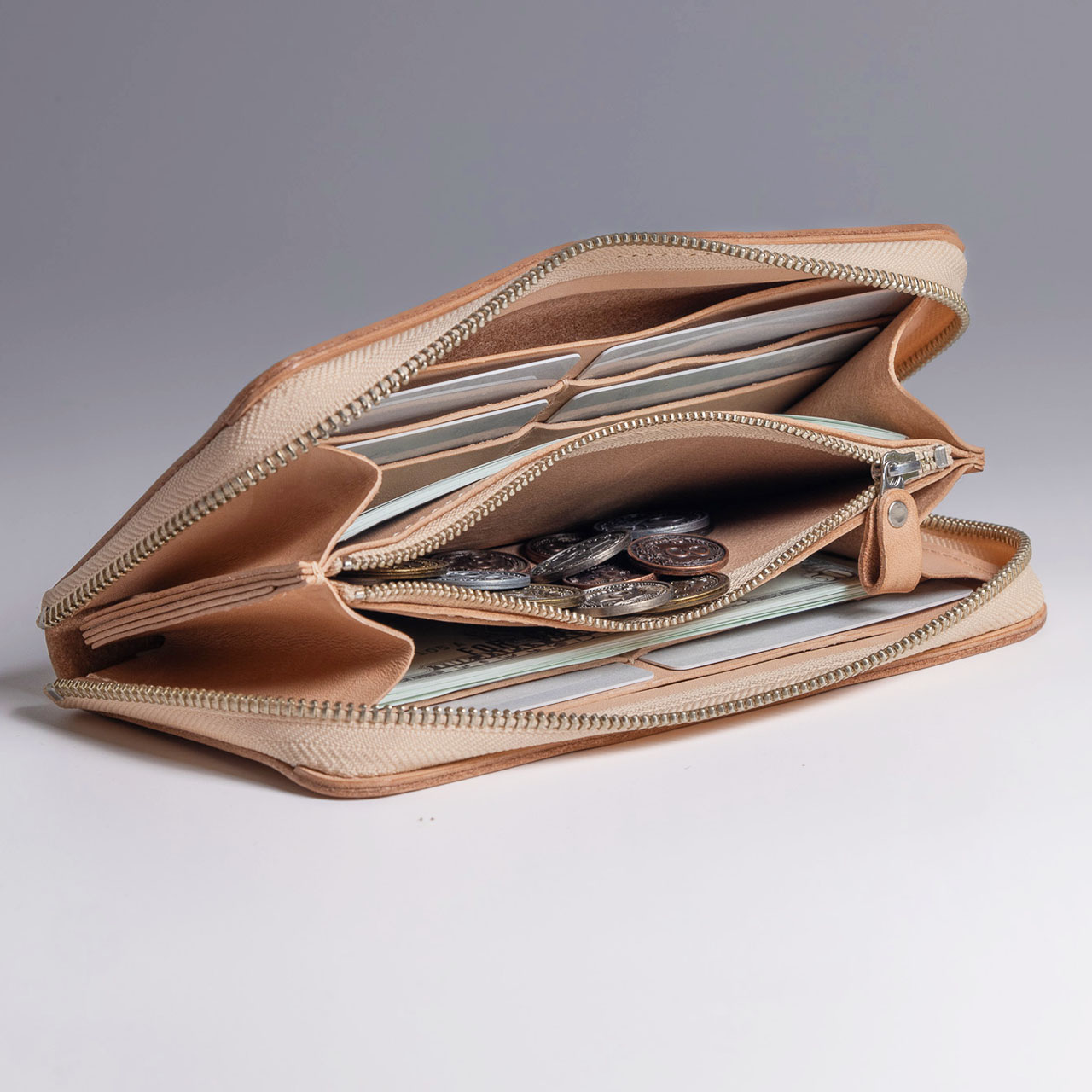 新品 牛本革 長財布 ブラウン 牛ヌメ革 ラウンドファスナー タンニン鞣し メンズ /長財布/ 植物タンニン鞣し牛革(ヌメ革) 職人ぼかし手