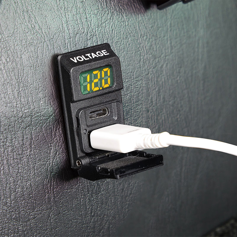 汎用VOLTAGE+USBポート5.5A