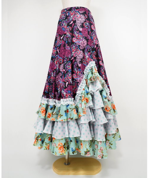 フラメンコ スカート 黒とカラフルなペイズリーと花柄 フラメンコ スカート 黒とカラフルなペイズリーと花柄