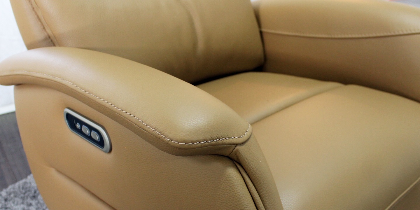 ソファ ソファー 革 レザー 本革 リクライニングソファ 1人掛けソファ コンパクト 電動 2モーター ハイバック USBポート シンプル モダン キャメル Lelax Eleonora リラックス エレオノーラ  幅75cm