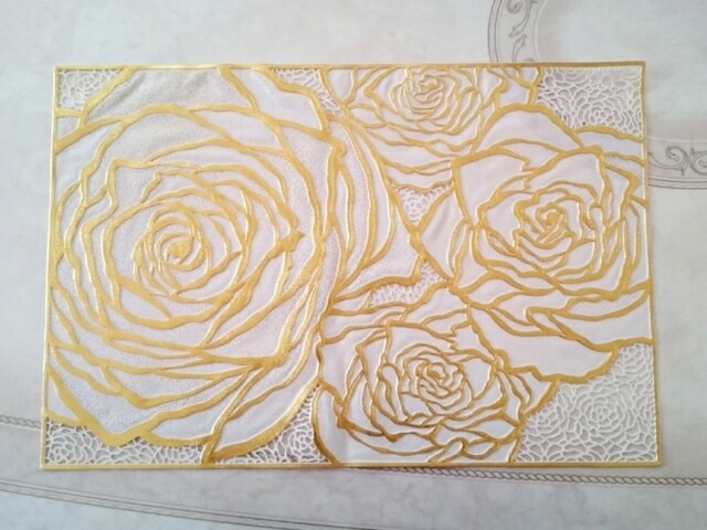 【メール便可】ローズランチョンマット２枚セット　ゴールド＆ベージュ　【薔薇雑貨　ローズ雑貨　キッチン雑貨　テーブルクロス　敷物　エレガント】