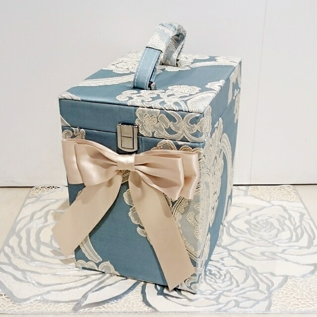 メイクボックス　オペラブルー　アクアフラワー　【薔薇雑貨　姫系雑貨　バニティケース　お化粧箱　小物入れ　カルトナージュ　リボン】