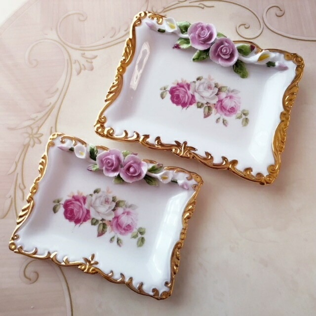陶花付きトレーＳ　【薔薇雑貨　お皿　食器　陶器　アクセサリートレー　プレート　小物入れ　カトラリー入れ　ロイヤルアーデン】
