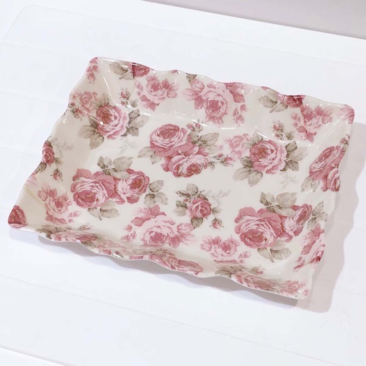 メラミン角型トレー　ルーシー　【薔薇雑貨　ローズ雑貨　キッチン雑貨　メラミン樹脂　耐熱食器　お皿　小物入れ】