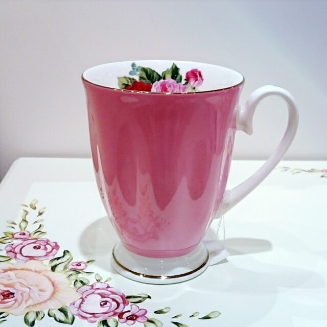 ボーンチャイナ　マグカップ　ピンク　【薔薇雑貨　ローズ雑貨　テーブルウェア　陶器　ティーセット　洋食器】
