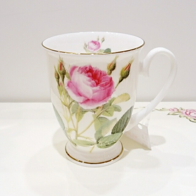ボーンチャイナ　マグカップ　【薔薇雑貨　ローズ雑貨　テーブルウェア　キッチン雑貨　ティーカップ　ギフト　贈答品】