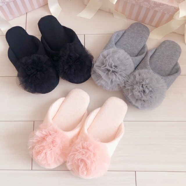 ふわふわチュチュスリッパ　【薔薇雑貨　室内履き　ルームシューズ　大人可愛い　スリッパ　バレリーナ　チュールレース】