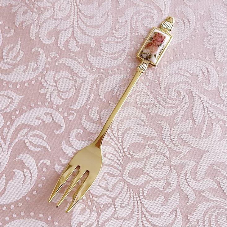 陶器モチーフ付きフォーク　ゴールドローズ　日本製　【薔薇雑貨　ローズ雑貨　テーブルウェア　カトラリー　スプーン　陶器　食器　ギフト】