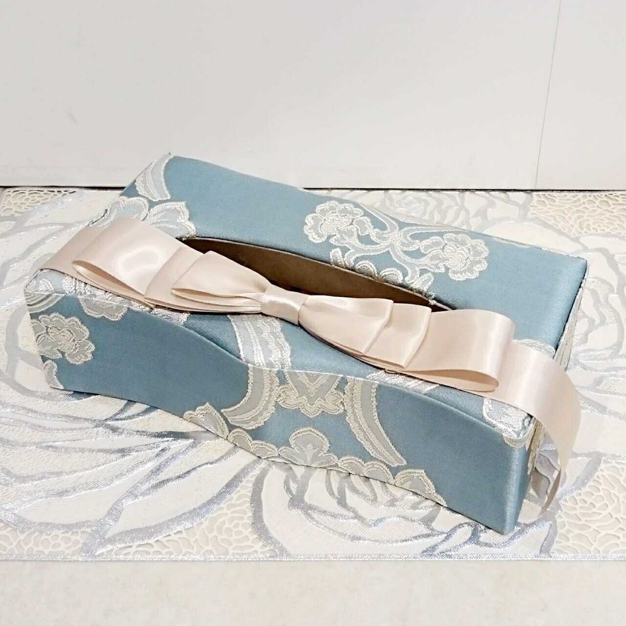 ティッシュボックスケース　オペラブルー　アクアフラワー　【薔薇雑貨　姫系雑貨　小物入れ　収納ボックス　カルトナージュ　リボン】