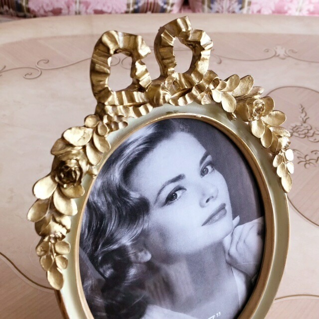 ヴィクトリアンフォトフレーム　【薔薇雑貨　姫系雑貨　写真立て　シャビーシック　ロココ　お祝い　プレゼント】