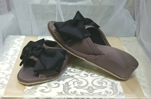 美脚プリンセスルームシューズ　リボン　グレージュ・ブラック　Ｌサイズ　【室内履き　ヒールスリッパ　ロココ　大人可愛い　グログラン　足長効果】