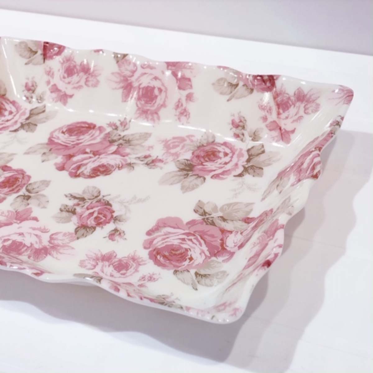 メラミン角型トレー　ルーシー　【薔薇雑貨　ローズ雑貨　キッチン雑貨　メラミン樹脂　耐熱食器　お皿　小物入れ】