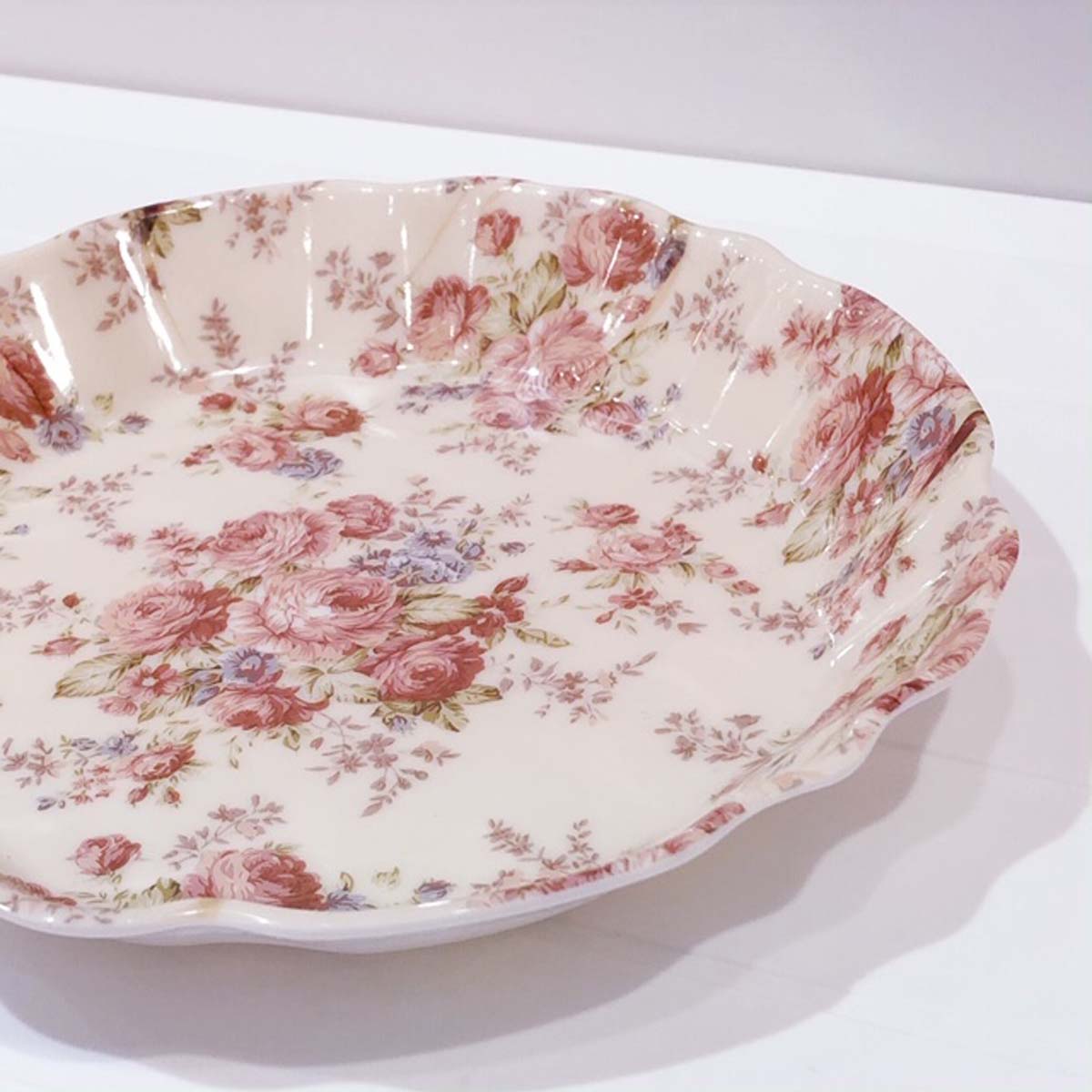 メラミン丸型トレー　マリー　【薔薇雑貨　ローズ雑貨　キッチン雑貨　メラミン樹脂　耐熱食器　お皿　小物入れ】