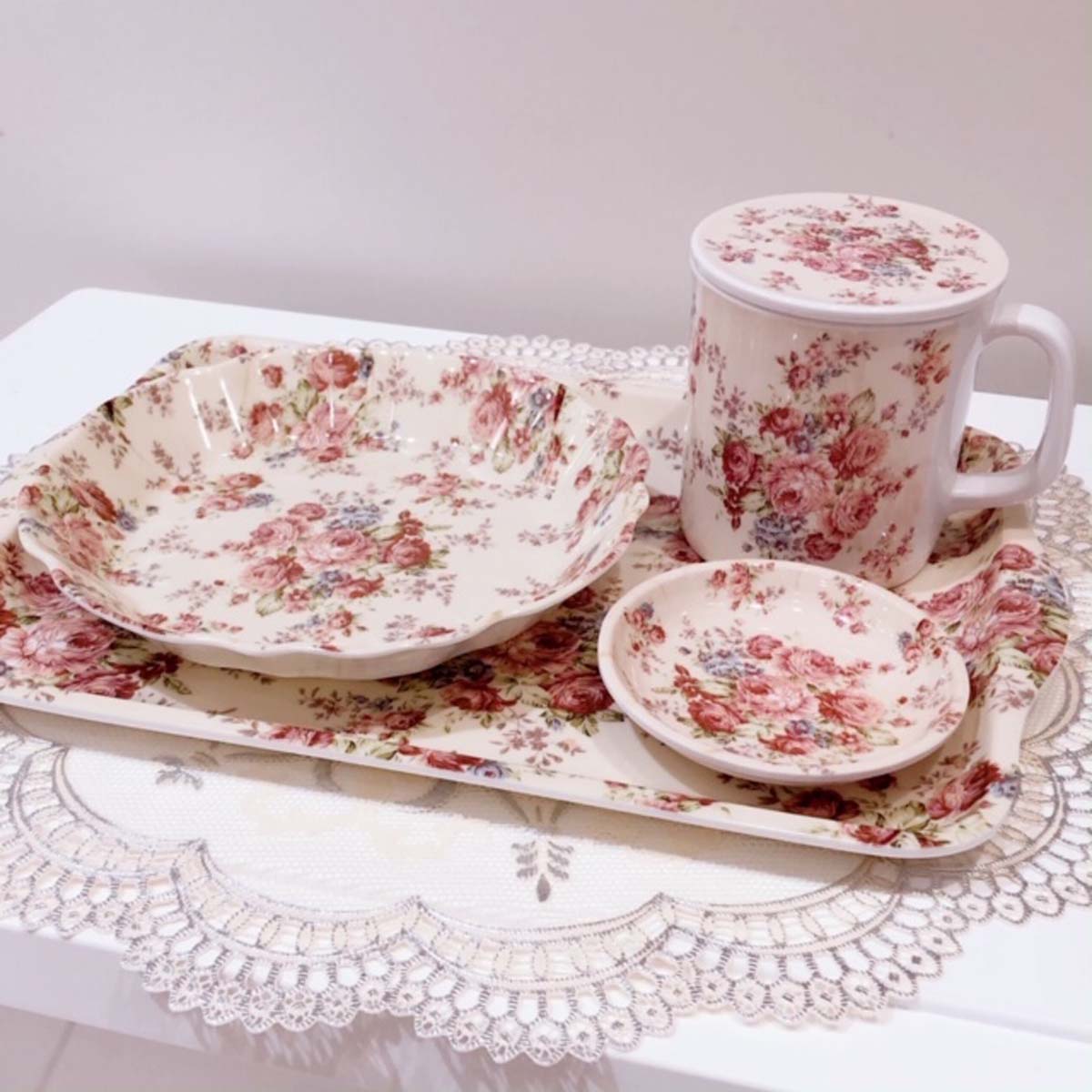 メラミン丸型トレー　マリー　【薔薇雑貨　ローズ雑貨　キッチン雑貨　メラミン樹脂　耐熱食器　お皿　小物入れ】