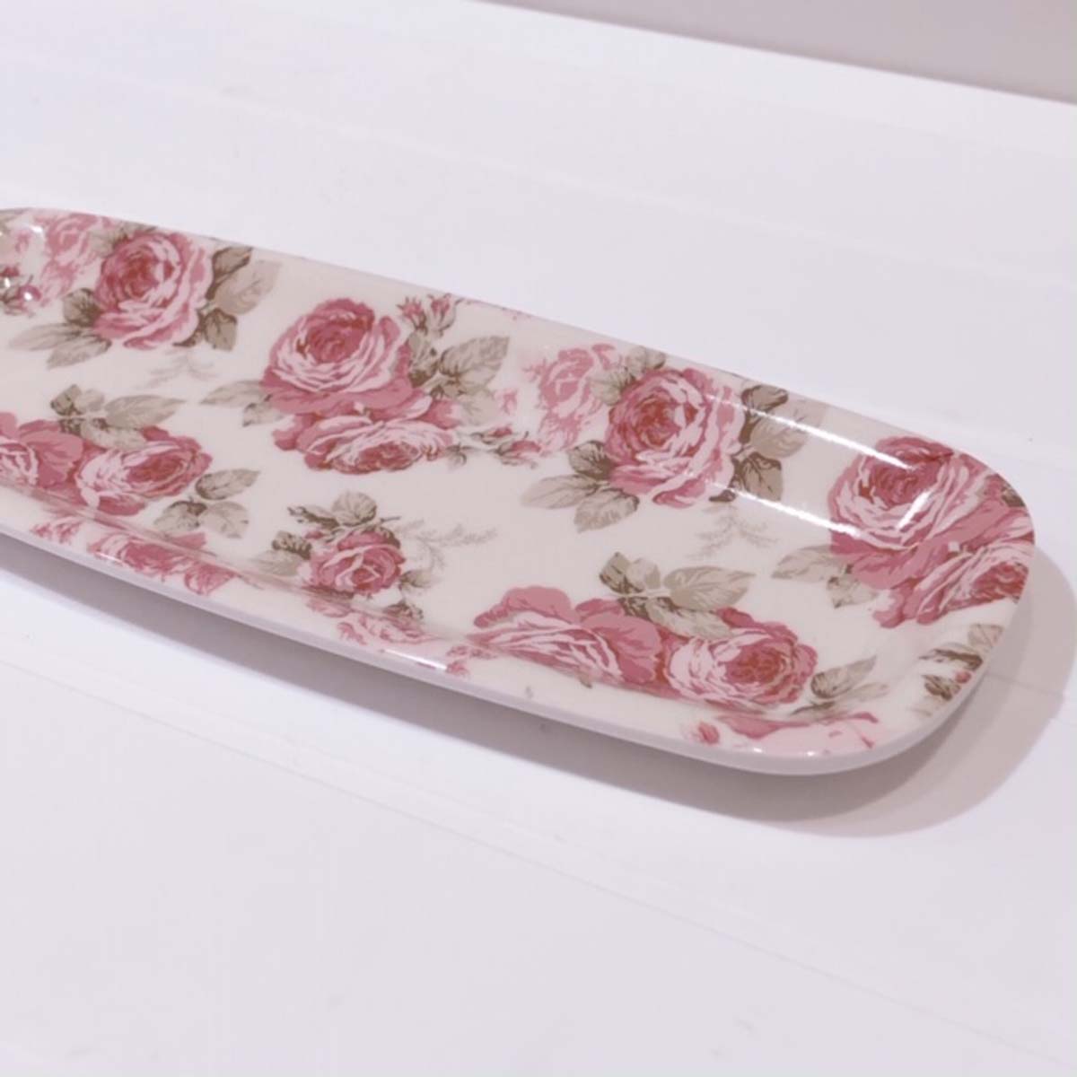 メラミンミニトレー　ルーシー　【薔薇雑貨　ローズ雑貨　キッチン雑貨　メラミン樹脂　耐熱食器　お皿　おしぼりトレー】