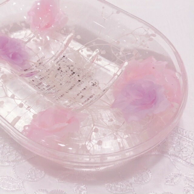 アクリルフラワー　ソープディッシュ　スウィートローズ　【薔薇雑貨　ローズ雑貨　バスグッズ　サニタリーグッズ　水中花　造花　石鹸置き】