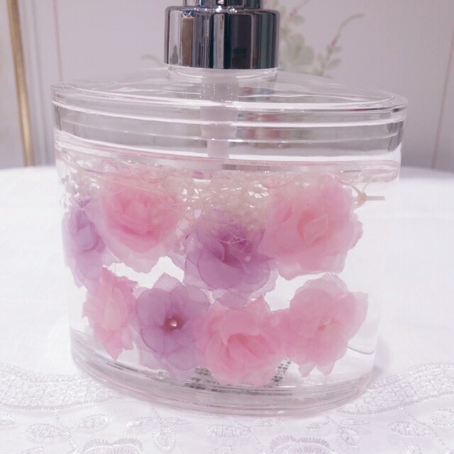 アクリルフラワー　ソープディスペンサー　スウィートローズ　【薔薇雑貨　シャンプーボトル　バスグッズ　サニタリーグッズ　水中花　造花】