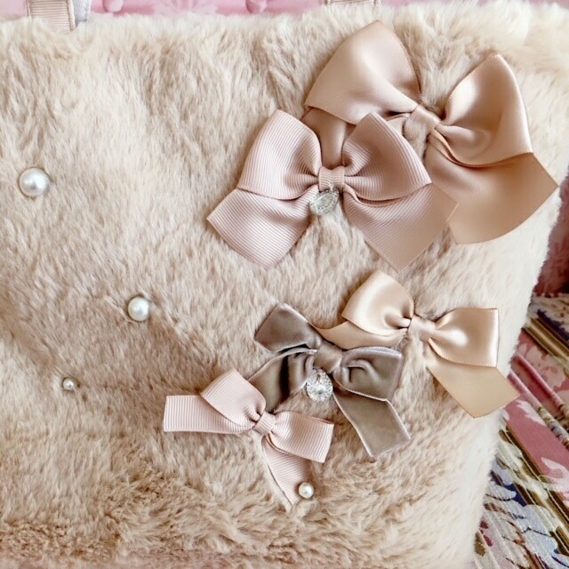 ボアリボントートバッグ　ベージュ　【薔薇雑貨　ローズ雑貨　かばん　バッグ　ファー　服飾小物　ボア　冬小物】