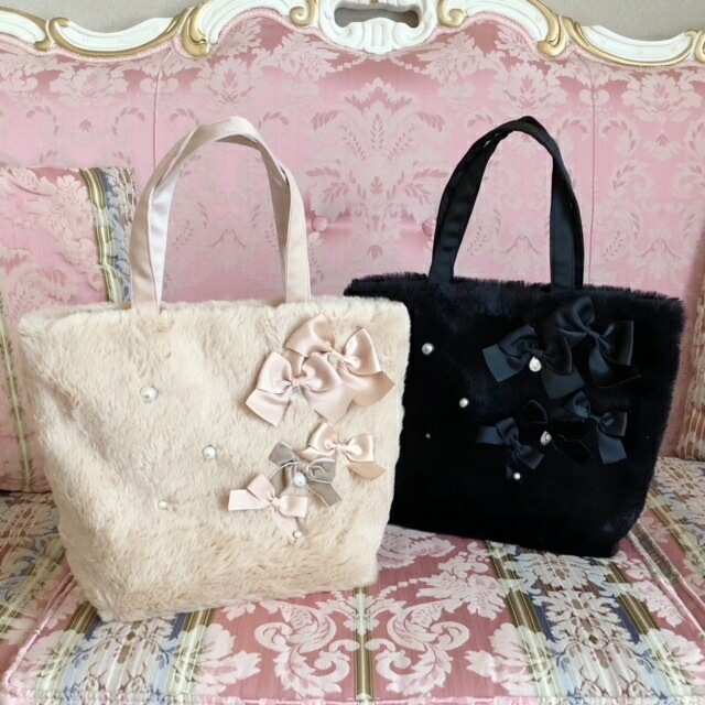 ボアリボントートバッグ　ベージュ　【薔薇雑貨　ローズ雑貨　かばん　バッグ　ファー　服飾小物　ボア　冬小物】