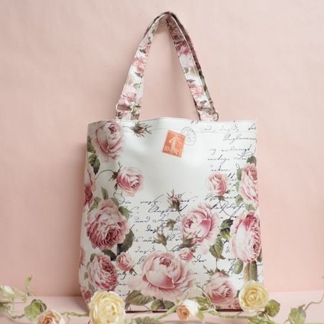 ローズトートバッグ　リング付き　【ショルダーバッグ　サブバッグ　お稽古バッグ　防水　薔薇雑貨　ローズ　バラ　可愛い　プリンセス】