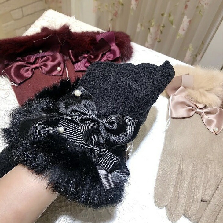 【メール便可】　リボン飾りファー手袋　【薔薇雑貨　グローブ　アクセサリー　防寒対策　冬小物　ローズ　レース　リボン】