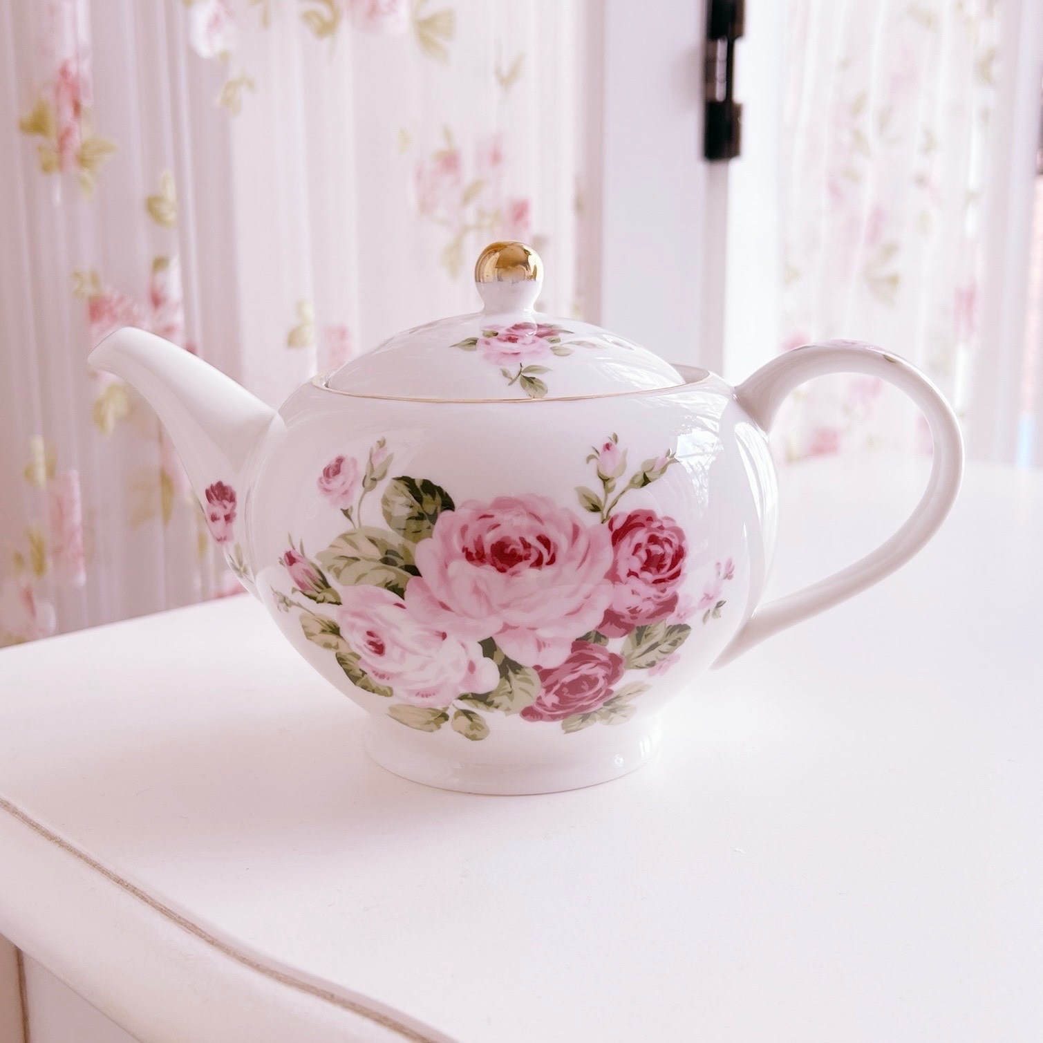 ティーポット　アニバーサリーローズ　日本製　【薔薇雑貨　ローズ雑貨　テーブルウェア　ティーカップ　ギフト　陶器　食器　ギフト】