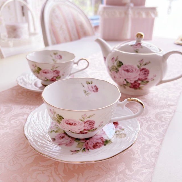 ティーポット　アニバーサリーローズ　日本製　【薔薇雑貨　ローズ雑貨　テーブルウェア　ティーカップ　ギフト　陶器　食器　ギフト】