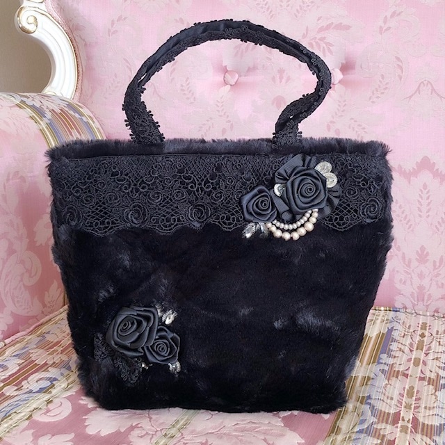 薔薇モティーフファーバッグ　ブラック　【薔薇雑貨　ローズ雑貨　かばん　バッグ　ファー　服飾小物　ボア　冬小物】
