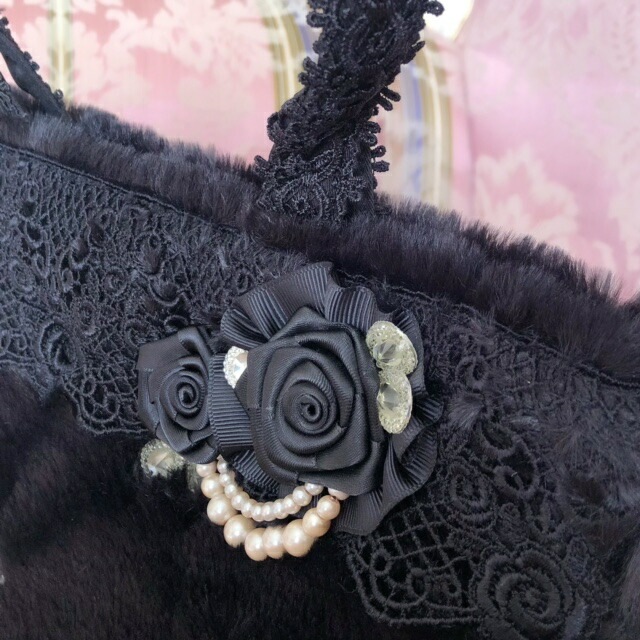 薔薇モティーフファーバッグ　ブラック　【薔薇雑貨　ローズ雑貨　かばん　バッグ　ファー　服飾小物　ボア　冬小物】