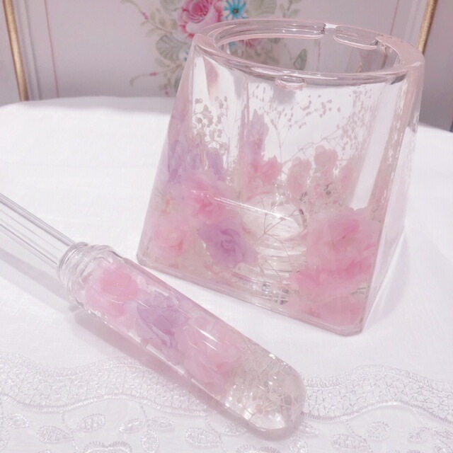 アクリルフラワー　トイレブラシセット　スウィートローズ　【薔薇雑貨　ローズ雑貨　サニタリーグッズ　水中花　造花　トイレタリー】