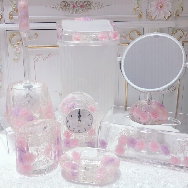 アクリルフラワー　トイレブラシセット　スウィートローズ　【薔薇雑貨　ローズ雑貨　サニタリーグッズ　水中花　造花　トイレタリー】