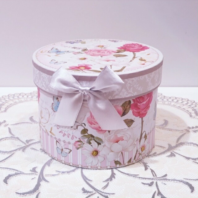 ギフトボックス入りマグカップ　【薔薇雑貨　ローズ雑貨　ティーカップ　食器　グラス　小物入れ　箱　プレゼント　贈答品】