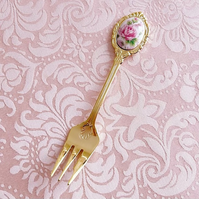 陶器モチーフ付きフォーク　フランセーヌ　日本製　【薔薇雑貨　ローズ雑貨　テーブルウェア　カトラリー　スプーン　陶器　食器　ギフト】