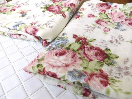 【メール便可】　やわ肌ガーゼバスタオル　マリー　日本製　【薔薇雑貨　タオル　花柄　ハンカチ　ハンドタオル　ひざ掛け　おくるみ　贈り物】