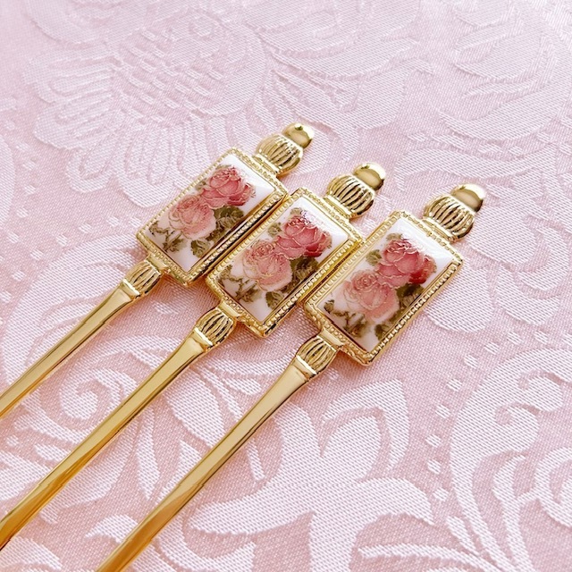 陶器モチーフ付きスプーン　ゴールドローズ　日本製　【薔薇雑貨　ローズ雑貨　テーブルウェア　カトラリー　スプーン　陶器　食器　ギフト】