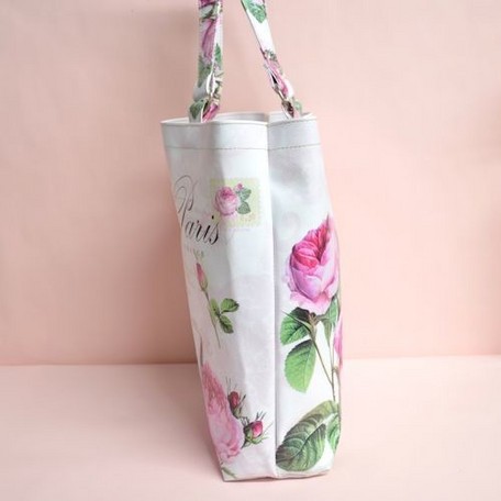 ローズトートバッグ　リング付き　【ショルダーバッグ　サブバッグ　お稽古バッグ　防水　薔薇雑貨　ローズ　バラ　可愛い　プリンセス】