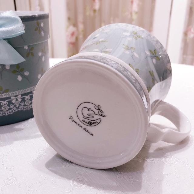 ギフトボックス入りマグカップ ポムドゥース ブルー 【薔薇雑貨