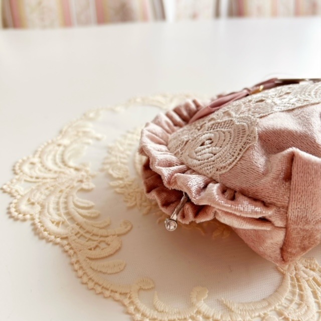 【メール便可】　薔薇レースベロアシェルポーチ　【薔薇雑貨　ローズ雑貨　姫系雑貨　小物入れ　カメオ　プリンセス　ロココ　ポーチ　ギフト】