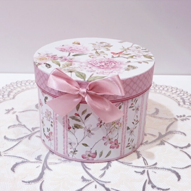 ギフトボックス入りマグカップ　【薔薇雑貨　ローズ雑貨　ティーカップ　食器　グラス　小物入れ　箱　プレゼント　贈答品】