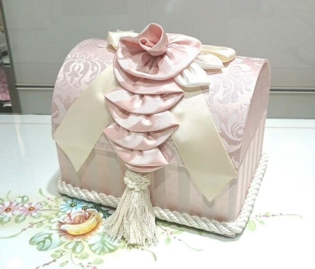ジェニファーテイラー　ローズコサージュトランクボックス　Haruno　ピンク　【薔薇雑貨　ジュエリーボックス　ロココ　プリンセス　リボン】