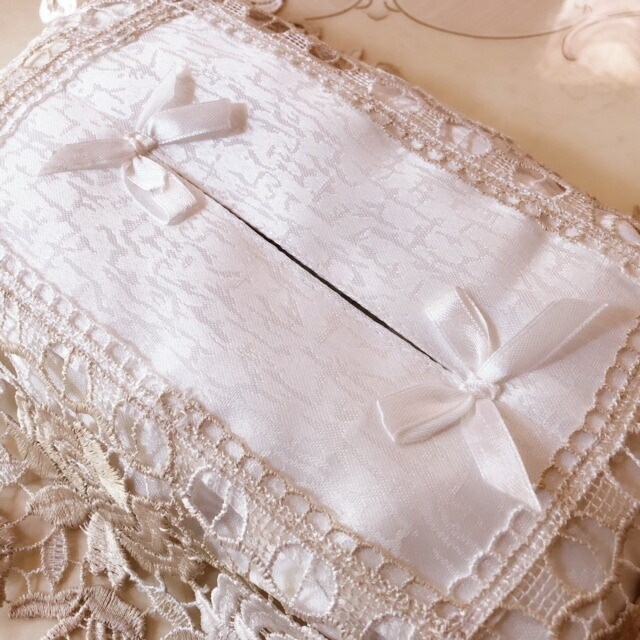 【メール便可】ブリッランテレース　ティッシュボックスカバー　【薔薇雑貨　ローズ　レース　ティッシュケース　クロス　カバー　レース小物　収納】