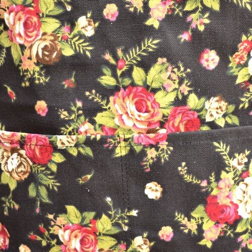 【メール便可】　花柄エプロン　【薔薇雑貨　ローズ　バラ　キッチン雑貨　ルームウェア　ギフト　プレゼント】