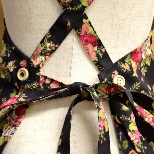 【メール便可】　花柄エプロン　【薔薇雑貨　ローズ　バラ　キッチン雑貨　ルームウェア　ギフト　プレゼント】