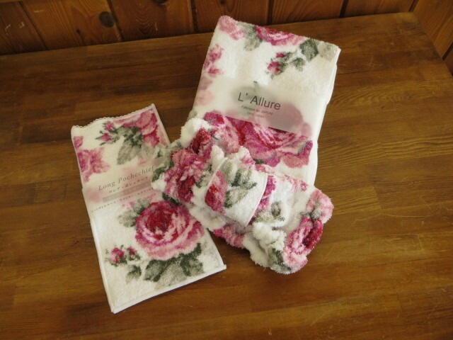 【メール便可】ヘアーバンド　ソワール　日本製　【薔薇雑貨　ローズ雑貨　カチューシャ　洗面　サニタリー　花柄　タオル　パイル素材】