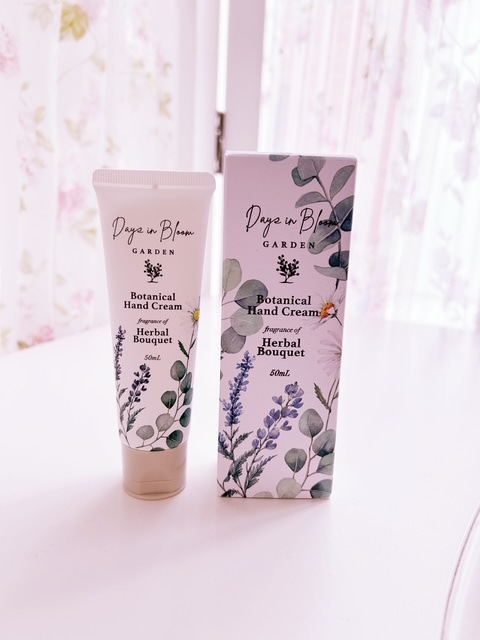 ボタニカルハンドクリーム　ハーバルブーケ　【薔薇雑貨　コスメ　スキンケア　ボディケア　ボディクリーム　ハンドクリーム　保湿】