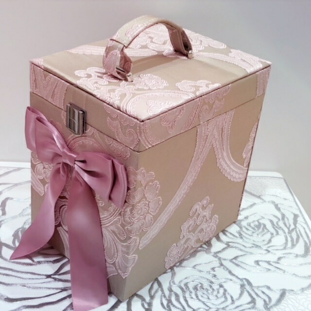 デコパージュ ꔛ‬ꕤ マグネットポケット *小物入れ * 薔薇 *リメ缶 デコパージュ ꔛꕤ マグネットポケット *小物入れ * 薔薇 *リメ缶