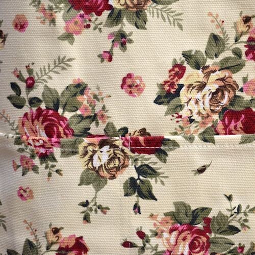 【メール便可】 花柄エプロン 【薔薇雑貨 ローズ バラ キッチン雑貨 ルームウェア ギフト プレゼント】