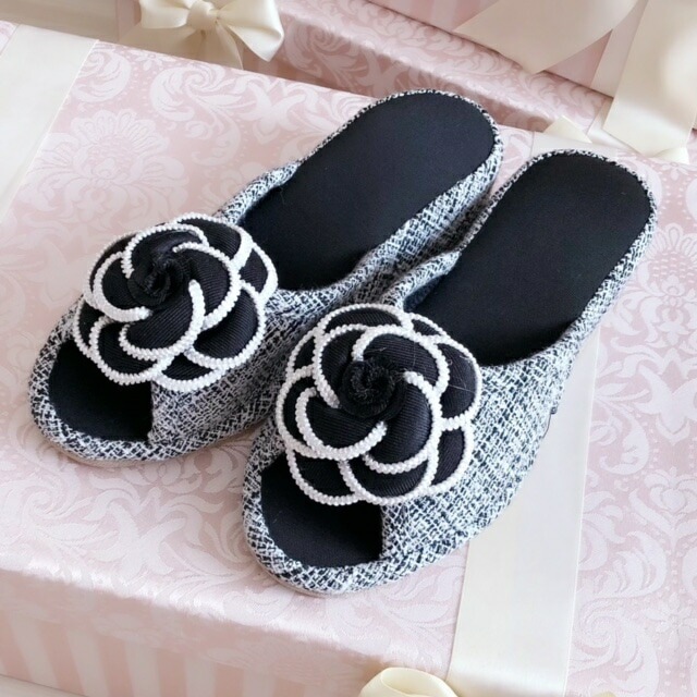 カメリアツイード　ルームシューズ　【室内履き　ヒールスリッパ　美脚効果　美脚スリッパ　ロココ　大人可愛い　足長効果】