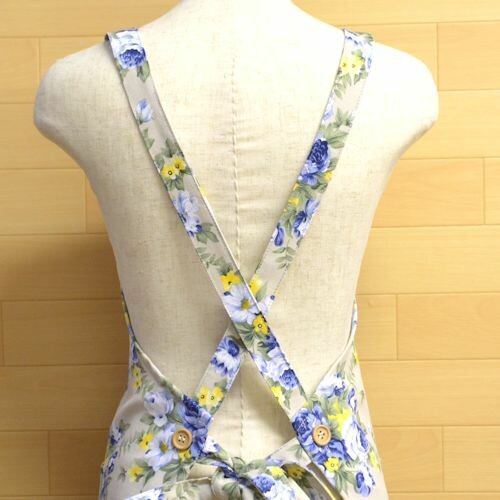 【メール便可】　花柄エプロン　【薔薇雑貨　ローズ　バラ　キッチン雑貨　ルームウェア　ギフト　プレゼント】