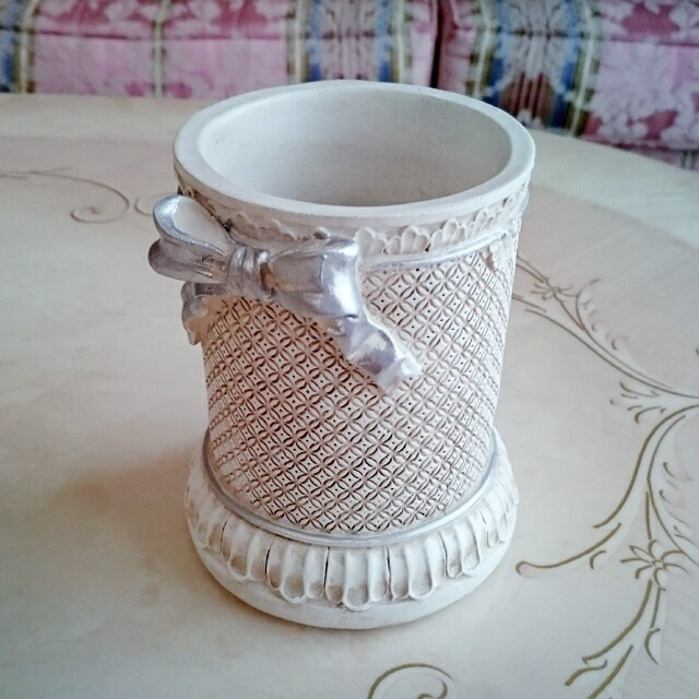 ペンホルダー　シルバーリボン　【薔薇雑貨　ローズ雑貨　シャビーシック　フレンチ　ロココ　小物入れ　ペン立て　ブラシホルダー】